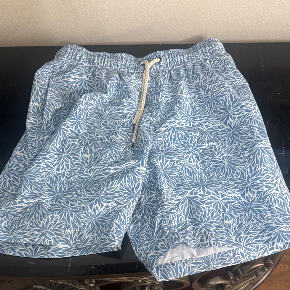 Faherty Blue & White Floral Print Swim Trunks